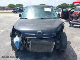 2018 Kia Soul + with VIN KNDJP3A56J7904245, listed as a IAAI auction lot 41985285 with NaN miles. Bid and sale history available at carsss.com. Image 6.