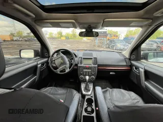 2008 Land Rover LR2 SE z VIN SALFS24N18H031592, wystawiony jako Copart lot #77328044 z przebiegiem Nie podano mil oraz Czysty tytuł • Clean title. Historia ofert i sprzedaży dostępna na DreamBid. Obrazek 9.