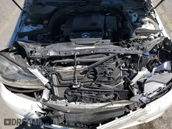 2013 Mercedes-Benz C 250 с VIN WDDGJ4HB7DF986032, выставлен на аукционе Copart как лот 56577835 с пробегом 84 552 миль миль и Списание • Salvage title. История ставок и продаж доступна на DreamBid. Изображение 11.