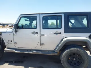 2008 Jeep Wrangler Unlimited X с VIN 1J4GA39198L547328, выставлен на аукционе IAAI как лот 42288915 с пробегом 175 015 миль миль и . История ставок и продаж доступна на DreamBid. Изображение 15.
