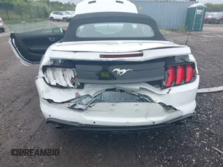 2022 Ford Mustang EcoBoost z VIN 1FATP8UH3N5104988, wystawiony jako IAAI lot #42320593 z przebiegiem 51 101 mil mil oraz . Historia ofert i sprzedaży dostępna na DreamBid. Obrazek 6.