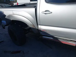 2009 Toyota Tacoma z VIN 5TELU42N09Z596810, wystawiony jako IAAI lot #41673552 z przebiegiem 169 044 mil mil oraz . Historia ofert i sprzedaży dostępna na DreamBid. Obrazek 6.