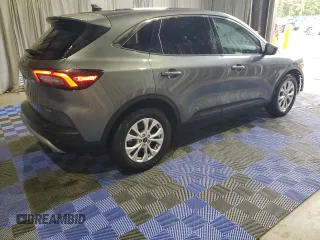 2023 Ford Escape Active with VIN 1FMCU0GZ8PUA76439, listed as a Copart auction lot 76695514 with 33,533 mi miles and Clean Title. Bid and sale history available at DreamBid. Image 3.