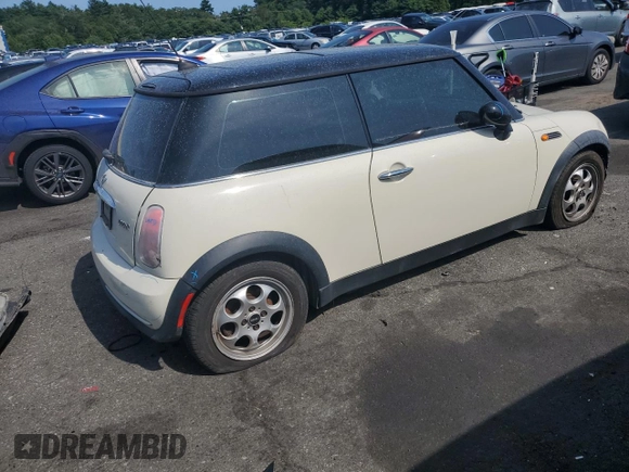 2005 MINI Hardtop with VIN WMWRC33585TK60334, listed as a Copart auction lot 65563635 with 122,758 mi miles and Clean title. Bid and sale history available at DreamBid. Image 3.
