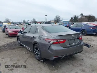 2021 Toyota Camry SE Nightshade with VIN 4T1G11AK0MU524308, listed as a IAAI auction lot 41654202 with 117,897 mi miles. Bid and sale history available at carsss.com. Image 3.