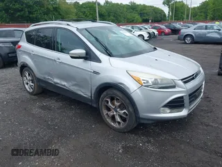 2013 Ford Escape Titanium z VIN 1FMCU9J98DUA23586, wystawiony jako IAAI lot #42365942 z przebiegiem 197 515 mil mil oraz . Historia ofert i sprzedaży dostępna na DreamBid. Obrazek 1.