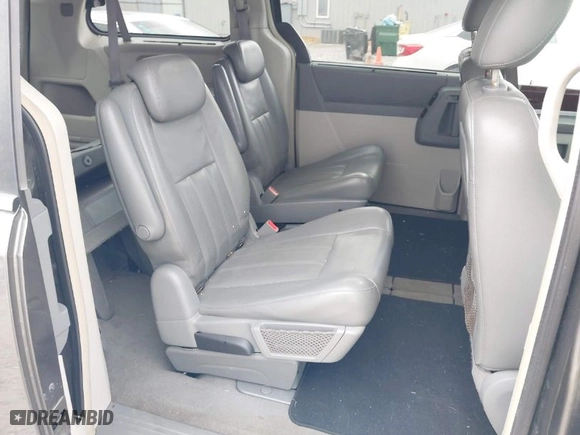 2010 Chrysler Town & Country Touring with VIN 2A4RR5D11AR194116, listed as a IAAI auction lot 42025043 with 197,826 mi miles. Bid and sale history available at carsss.com. Image 8.