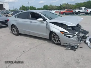 2017 Ford Fusion SE with VIN 3FA6P0HD2HR320936, listed as a IAAI auction lot 41880422 with 70,695 mi miles. Bid and sale history available at carsss.com. Image 1.