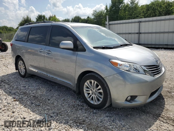 2017 Toyota Sienna XLE Auto Access Seat with VIN 5TDYZ3DC9HS820214, listed as a Copart auction lot 65401205 with 172,084 mi miles and Salvage title. Bid and sale history available at DreamBid. Image 4.