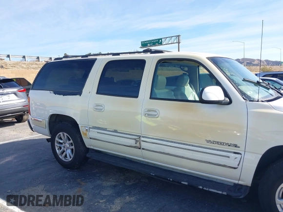 2001 GMC Yukon XL SLE with VIN 3GKFK16TX1G276201, listed as a IAAI auction lot 41537220 with 150,495 mi miles. Bid and sale history available at carsss.com. Image 6.