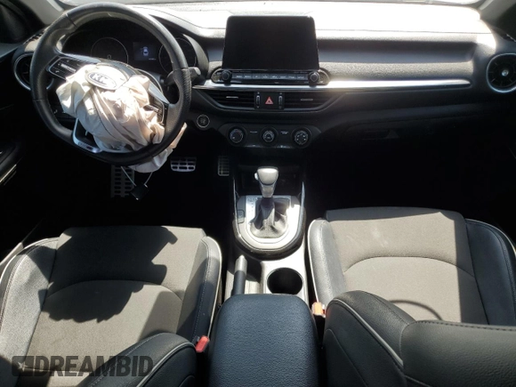 2021 Kia Forte GT-Line with VIN 3KPF34AD1ME342001, listed as a Copart auction lot 62531695 with 40,448 mi miles and Salvage title. Bid and sale history available at DreamBid. Image 8.
