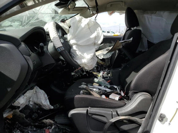 2020 Nissan Rogue S z VIN JN1BJ1CW8LW374999, wystawiony jako Copart lot #55852665 z przebiegiem 59 312 mil mil oraz Szkoda całkowita • Salvage title. Historia ofert i sprzedaży dostępna na DreamBid. Obrazek 7.