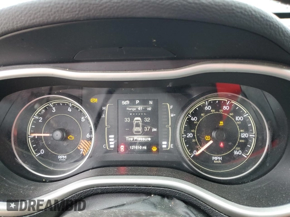 2014 Jeep Cherokee Latitude with VIN 1C4PJLCB1EW288108, listed as a Copart auction lot 46478735 with 121,610 mi miles and Clean Title. Bid and sale history available at DreamBid. Image 9.