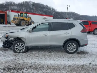 2020 Nissan Rogue SV with VIN JN8AT2MV3LW142622, listed as a IAAI auction lot 41617622 with 70,135 mi miles. Bid and sale history available at carsss.com. Image 14.