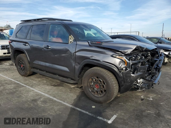 2025 Toyota Sequoia SR5 with VIN 7SVAAABA5SX053838, listed as a Copart auction lot 43636405 with 1,553 mi miles and Salvage Title. Bid and sale history available at carsss.com. Image 4.