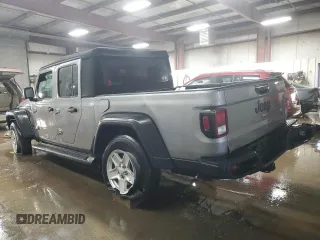 2020 Jeep Gladiator Sport S z VIN 1C6HJTAG2LL120101, wystawiony jako Copart lot #47842005 z przebiegiem 59 988 mil mil oraz Szkoda całkowita • Salvage title. Historia ofert i sprzedaży dostępna na DreamBid. Obrazek 2.