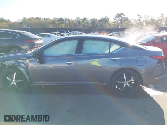 2019 Nissan Altima 2.5 SV with VIN 1N4BL4DV9KN300192, listed as a IAAI auction lot 41880131 with 144,983 mi miles. Bid and sale history available at carsss.com. Image 15.