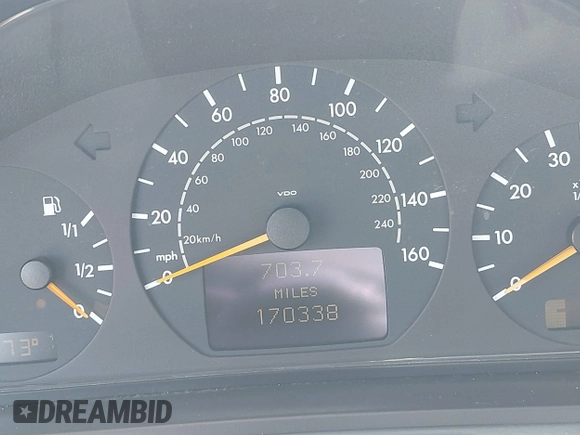 2001 Mercedes-Benz E 320 z VIN WDBJF65J51B311774, wystawiony jako IAAI lot #41953089 z przebiegiem 170 338 mil mil oraz . Historia ofert i sprzedaży dostępna na DreamBid. Obrazek 15.