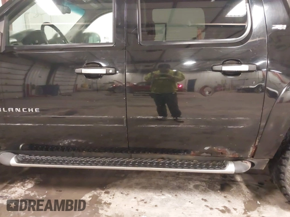 2008 Chevrolet Avalanche LS with VIN 3GNFK12378G169464, listed as a IAAI auction lot 41371639 with 246,490 mi miles and . Bid and sale history available at DreamBid. Image 20.