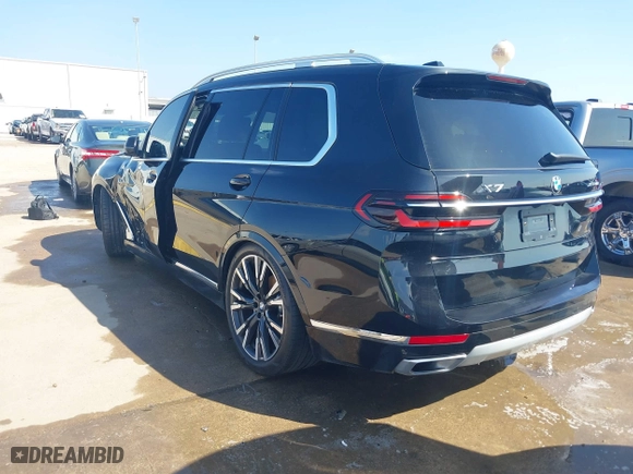 2025 BMW X7 xDrive40i with VIN 5UX23EM01S9X70776, listed as a IAAI auction lot 41653829 with 3,005 mi miles. Bid and sale history available at carsss.com. Image 3.
