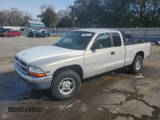1997 Dodge Dakota with VIN 1B7GL23X9VS135936, listed as a Copart auction lot 43045525 with 185,055 mi miles and Salvage Title. Bid and sale history available at carsss.com. Image 1.