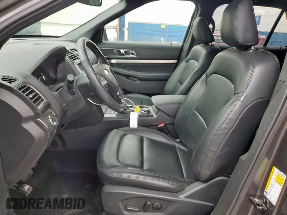 2019 Ford Explorer XLT z VIN 1FM5K8D8XKGA22222, wystawiony jako Copart lot #63078265 z przebiegiem 40 244 mil mil oraz Szkoda całkowita • Salvage title. Historia ofert i sprzedaży dostępna na DreamBid. Obrazek 7.