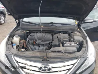 2013 Hyundai Sonata SE with VIN 5NPEC4ACXDH696923, listed as a IAAI auction lot 42088099 with 205,068 mi miles and . Bid and sale history available at carsss.com. Image 10.