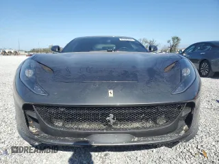 2019 Ferrari 812 z VIN ZFF83CLA8K0240465, wystawiony jako Copart lot #41425405 z przebiegiem Nie podano mil oraz Szkoda całkowita • Salvage title. Historia ofert i sprzedaży dostępna na DreamBid. Obrazek 5.