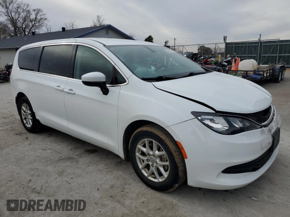2020 Chrysler Voyager LX z VIN 2C4RC1CG0LR105113, wystawiony jako Copart lot #84686774 z przebiegiem 56 995 mil mil oraz Szkoda całkowita • Salvage title. Historia ofert i sprzedaży dostępna na DreamBid. Obrazek 4.