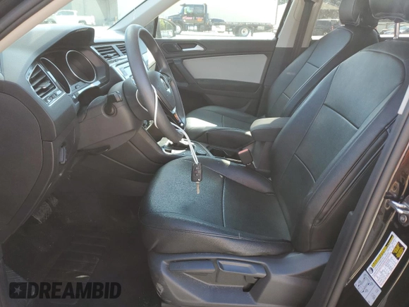 2019 Volkswagen Tiguan S z VIN 3VV0B7AX0KM145474, wystawiony jako Copart lot #56061755 z przebiegiem 71 101 mil mil oraz Szkoda całkowita • Salvage title. Historia ofert i sprzedaży dostępna na DreamBid. Obrazek 7.