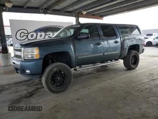 2011 Chevrolet Silverado 1500 LT with VIN 3GCPKSE3XBG378106, listed as a Copart auction lot 54523865 with 135,895 mi miles and Salvage Title. Bid and sale history available at DreamBid. Image 1.