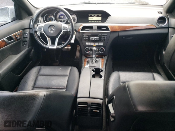 2014 Mercedes-Benz C 250 Sport z VIN WDDGF4HB2EG245896, wystawiony jako Copart lot #56678115 z przebiegiem 92 446 mil mil oraz Szkoda całkowita • Salvage title. Historia ofert i sprzedaży dostępna na DreamBid. Obrazek 8.