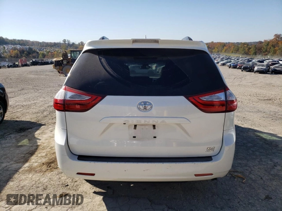 2018 Toyota Sienna XLE with VIN 5TDDZ3DCXJS208141, listed as a Copart auction lot 76208074 with 372,740 mi miles and Clean Title. Bid and sale history available at carsss.com. Image 6.