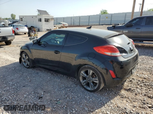 2016 Hyundai Veloster z VIN KMHTC6AD1GU293530, wystawiony jako Copart lot #53137985 z przebiegiem 151 003 mil mil oraz Szkody całkowita. Historia ofert i sprzedaży dostępna na DreamBid. Obrazek 2.