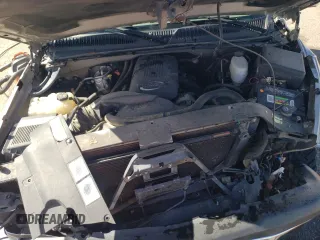 2003 Chevrolet Silverado 1500HD LS z VIN 1GCGK13U03F114482, wystawiony jako Copart lot #53862905 z przebiegiem 80 530 mil mil oraz Szkoda całkowita • Salvage title. Historia ofert i sprzedaży dostępna na DreamBid. Obrazek 11.