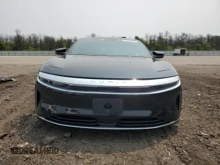 2023 Lucid Air Pure z VIN 50EA1PFA8PA008146, wystawiony jako Copart lot #59182745 z przebiegiem 23 861 mil mil oraz Szkoda całkowita • Salvage title. Historia ofert i sprzedaży dostępna na DreamBid. Obrazek 5.