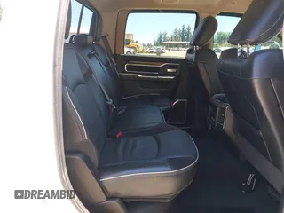 2019 Ram 2500 Laramie z VIN 3C6UR5FL9KG727505, wystawiony jako IAAI lot #42460333 z przebiegiem 27 987 mil mil oraz . Historia ofert i sprzedaży dostępna na DreamBid. Obrazek 8.