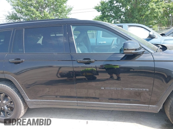 2024 Jeep Grand Cherokee Altitude with VIN 1C4RJKAG5R8535819, listed as a IAAI auction lot 41942904 with 49,573 mi miles and . Bid and sale history available at DreamBid. Image 13.