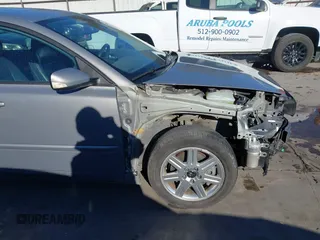 2005 Volvo S40 with VIN YV1MS682352101690, listed as a IAAI auction lot 41381539 with 104,494 mi miles. Bid and sale history available at carsss.com. Image 18.