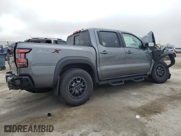 2024 Nissan Frontier Pro-X z VIN 1N6ED1EJ2RN605409, wystawiony jako Copart lot #85559674 z przebiegiem 6 850 mil mil oraz Nie do naprawy • Non repairable. Historia ofert i sprzedaży dostępna na DreamBid. Obrazek 3.