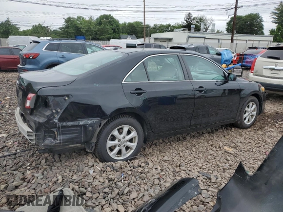 2010 Toyota Camry z VIN 4T1BF3EK8AU037547, wystawiony jako Copart lot #59762365 z przebiegiem 106 637 mil mil oraz Szkoda całkowita • Salvage title. Historia ofert i sprzedaży dostępna na DreamBid. Obrazek 3.