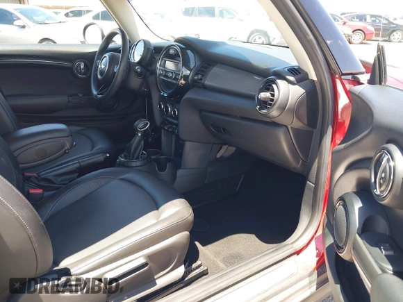 2016 MINI Hardtop with VIN WMWXP5C57G2D14564, listed as a IAAI auction lot 42401298 with 63,151 mi miles and . Bid and sale history available at DreamBid. Image 5.