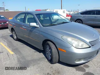 2002 Lexus ES 300 with VIN JTHBF30G620011673, listed as a IAAI auction lot 42490197 with 189,749 mi miles and . Bid and sale history available at DreamBid. Image 1.