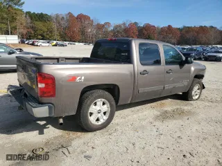 2008 Chevrolet Silverado 1500 LT w/1LT with VIN 2GCEK13M881231832, listed as a Copart auction lot 82622524 with 123,782 mi miles and Salvage Title. Bid and sale history available at carsss.com. Image 3.