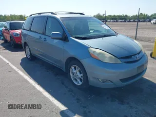 2006 Toyota Sienna XLE with VIN 5TDZA22C16S527865, listed as a IAAI auction lot 42028928 with 210,116 mi miles. Bid and sale history available at carsss.com. Image 1.