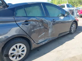 2022 Toyota Prius L Eco z VIN JTDKAMFU5N3188480, wystawiony jako IAAI lot #42146176 z przebiegiem 35 554 mil mil oraz . Historia ofert i sprzedaży dostępna na DreamBid. Obrazek 6.