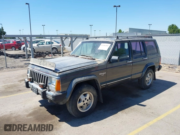 1987 Jeep Cherokee with VIN 1JCML7849HT112362, listed as a IAAI auction lot 42646285 with 162,661 mi miles and . Bid and sale history available at DreamBid. Image 2.