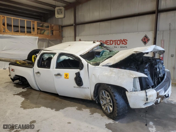 2009 Chevrolet Silverado 1500 LTZ with VIN 3GCEK33349G236747, listed as a Copart auction lot 83651674 with 231,238 mi miles and Non Repairable. Bid and sale history available at carsss.com. Image 4.
