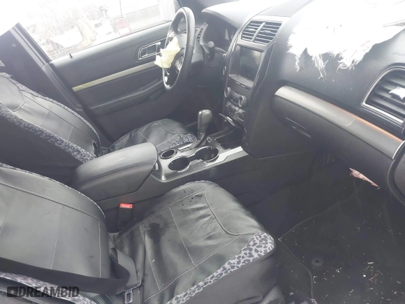 2019 Ford Explorer XLT with VIN 1FM5K7DH1KGB01563, listed as a IAAI auction lot 41548017 with 95,379 mi miles. Bid and sale history available at carsss.com. Image 5.