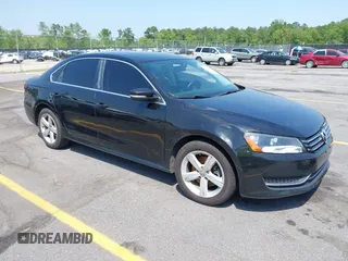 2013 Volkswagen Passat SE z VIN 1VWBP7A30DC082609, wystawiony jako IAAI lot #42065446 z przebiegiem 145 071 mil mil oraz . Historia ofert i sprzedaży dostępna na DreamBid. Obrazek 1.